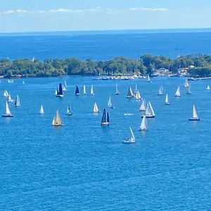 Lakeside Haven: Harbourfront With Million-dollar Views , Toronto Canada